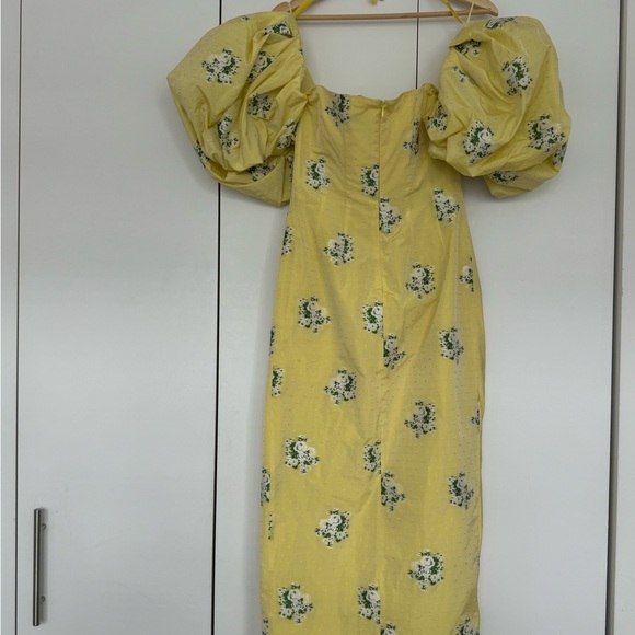Chic Yellow Floral Midi Dress - Picture 6 of 13